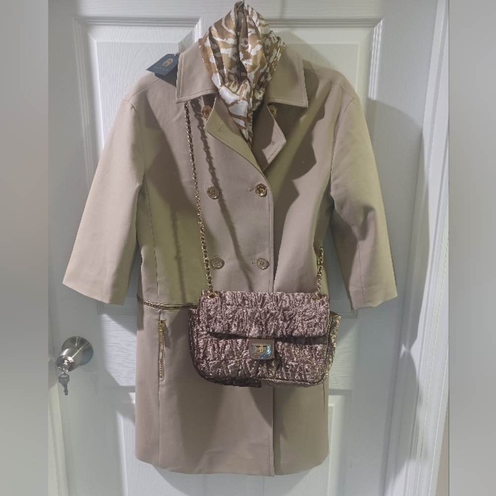 Versatile MK Trench Coat With 3/4 Sleeve Gold Hardware - Picture 7 of 8